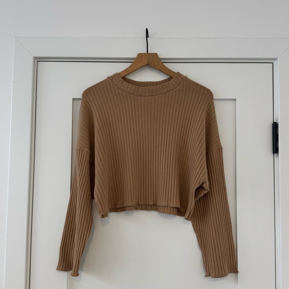 Billabong camel beige crop sweater